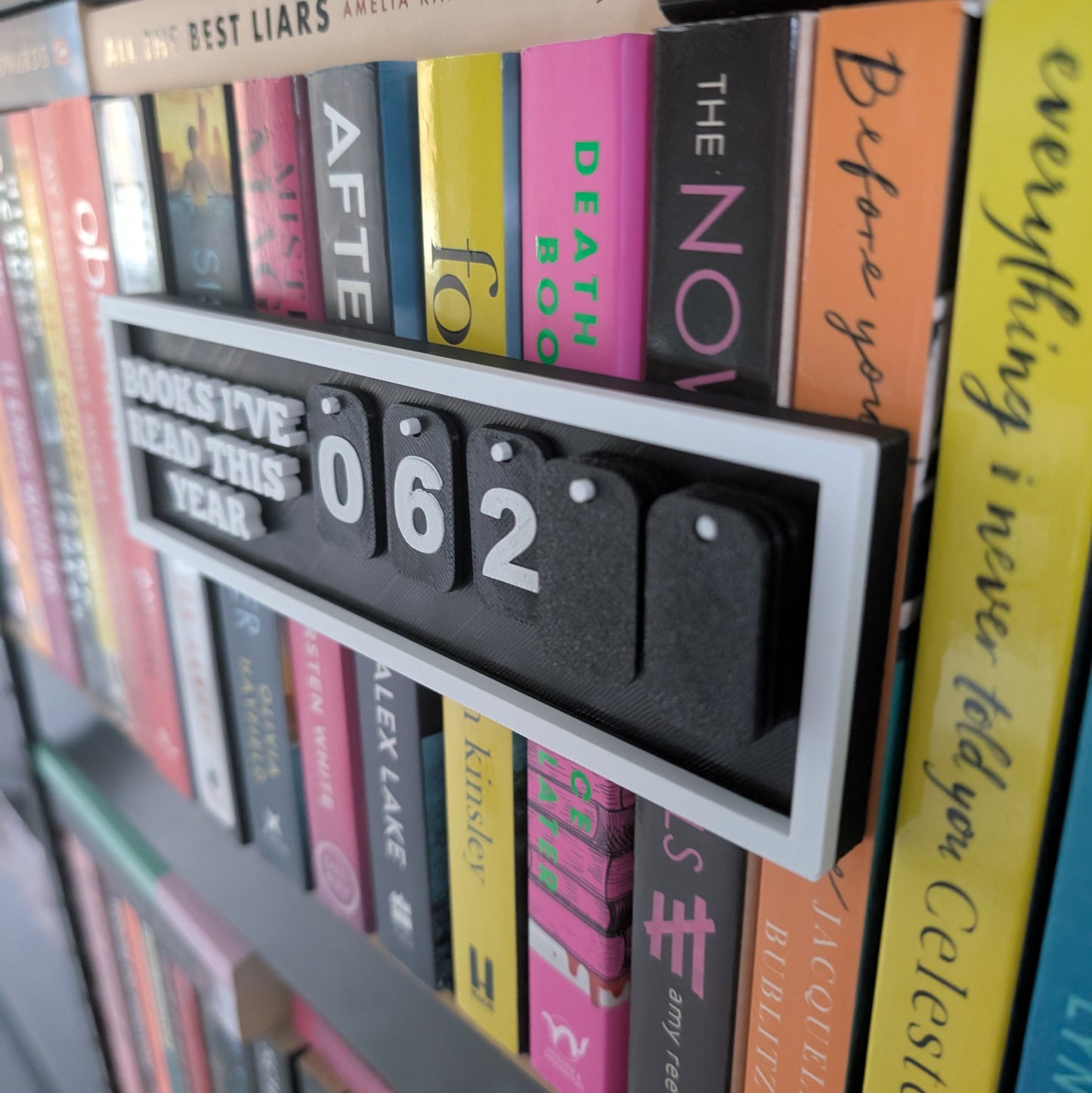 BOOK TRACKER - 3D PRINTED