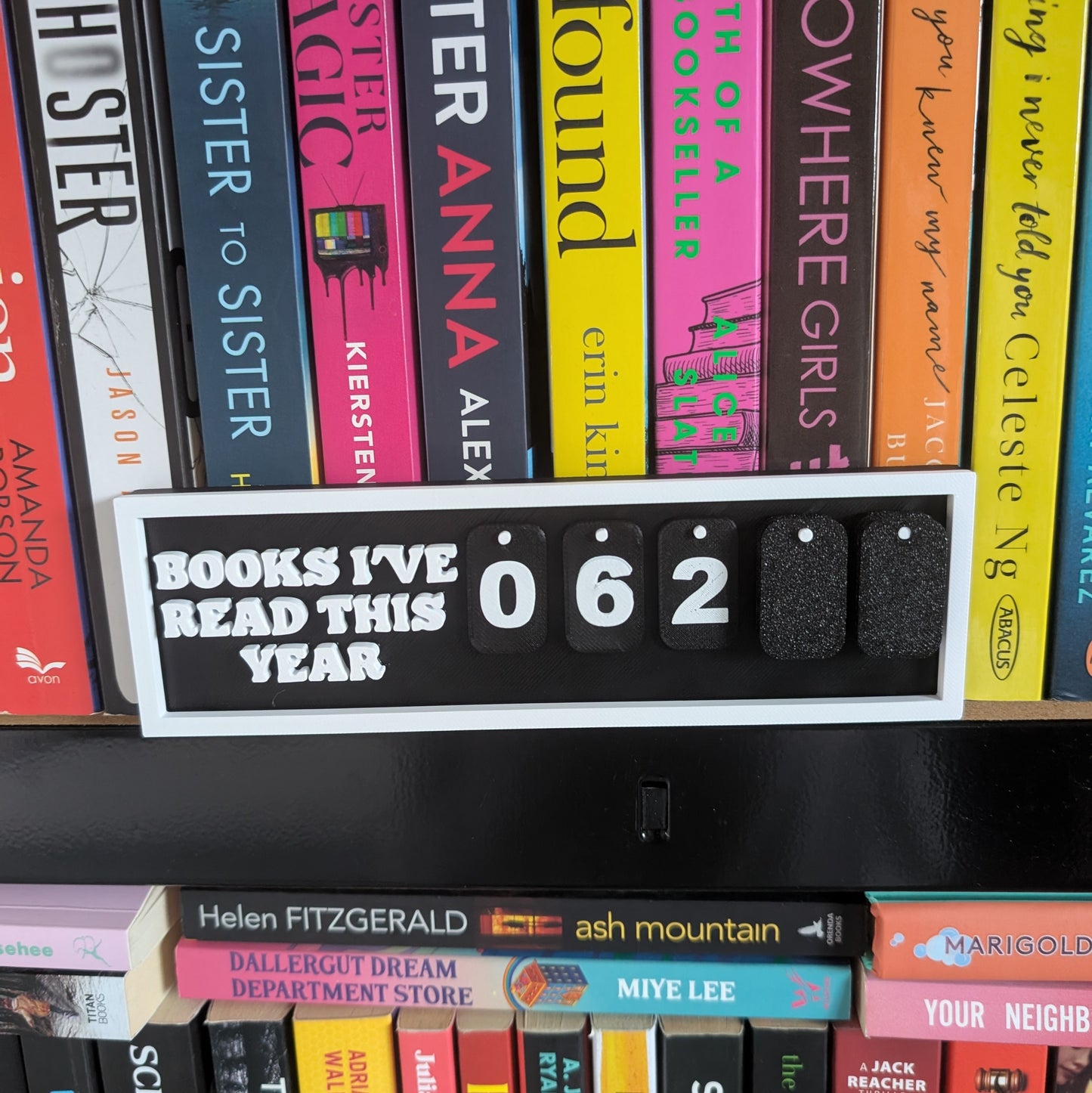 BOOK TRACKER - 3D PRINTED