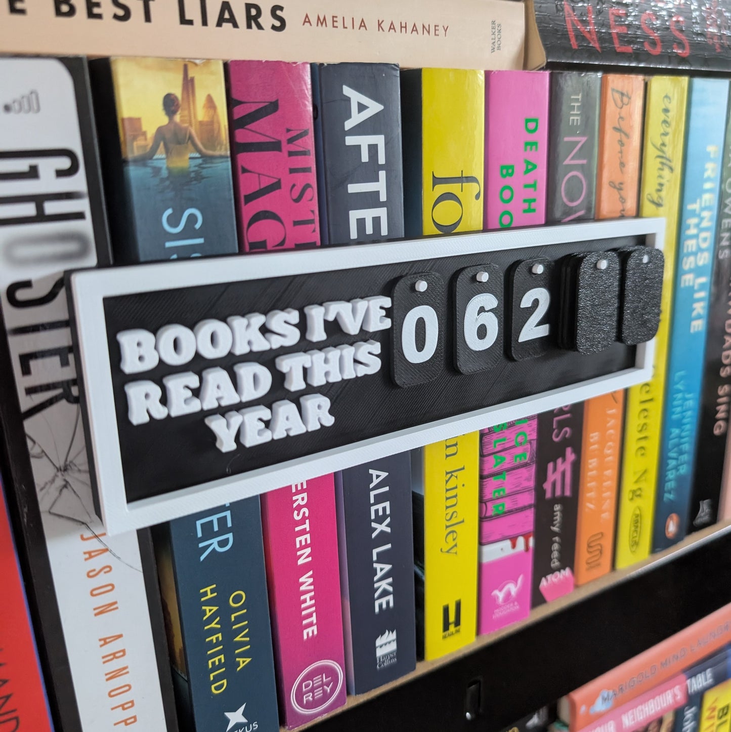 BOOK TRACKER - 3D PRINTED