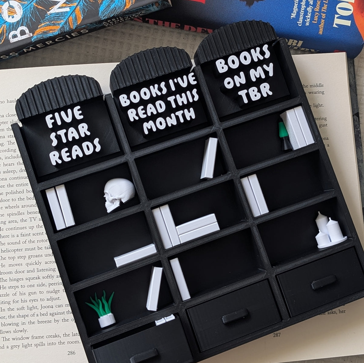 BOOK CASE TRACKER - 3D PRINTED
