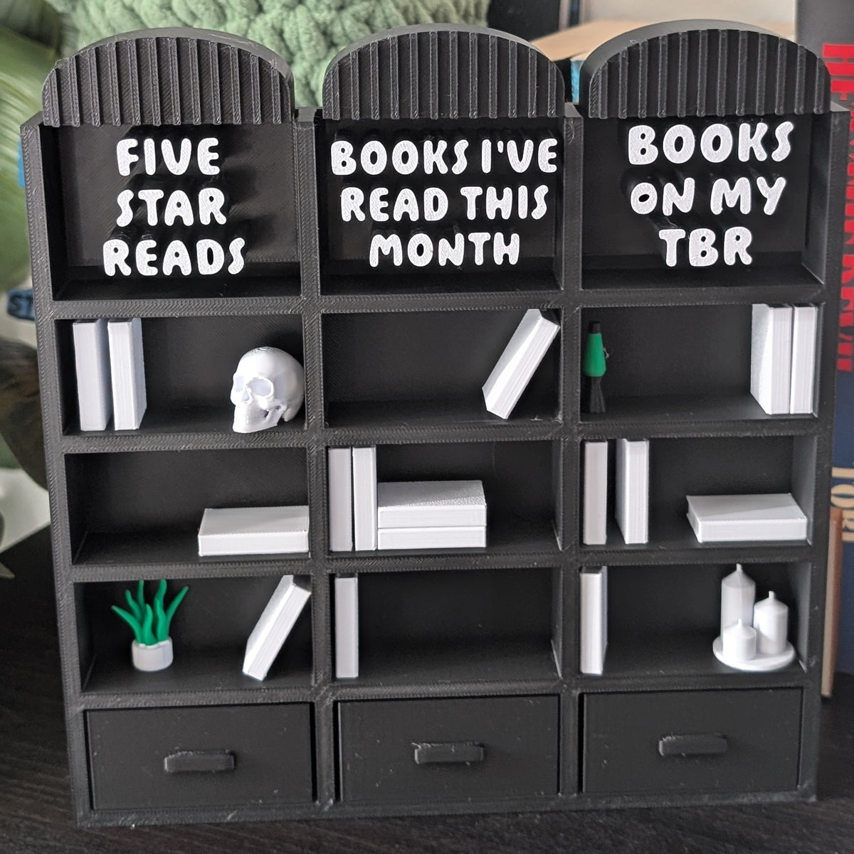 BOOK CASE TRACKER - 3D PRINTED