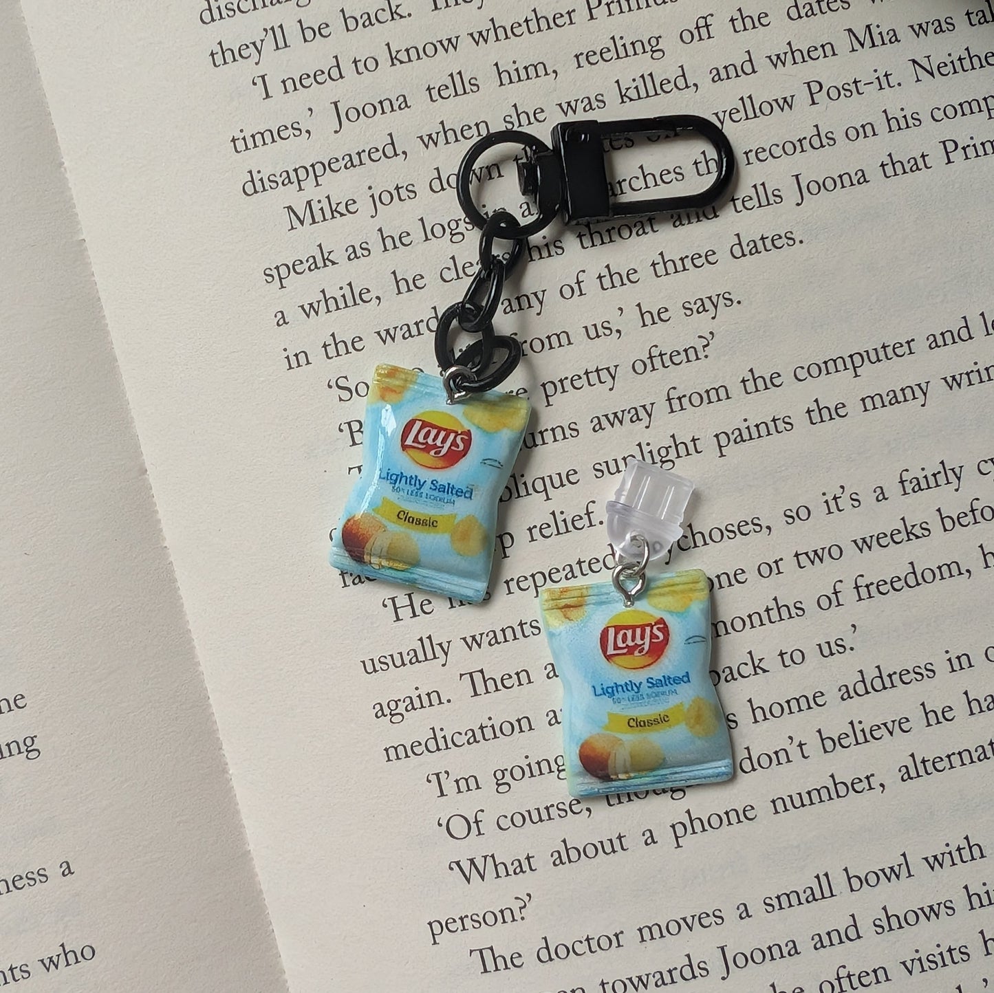 LAYS - DUST PLUG/ KEYCHAIN