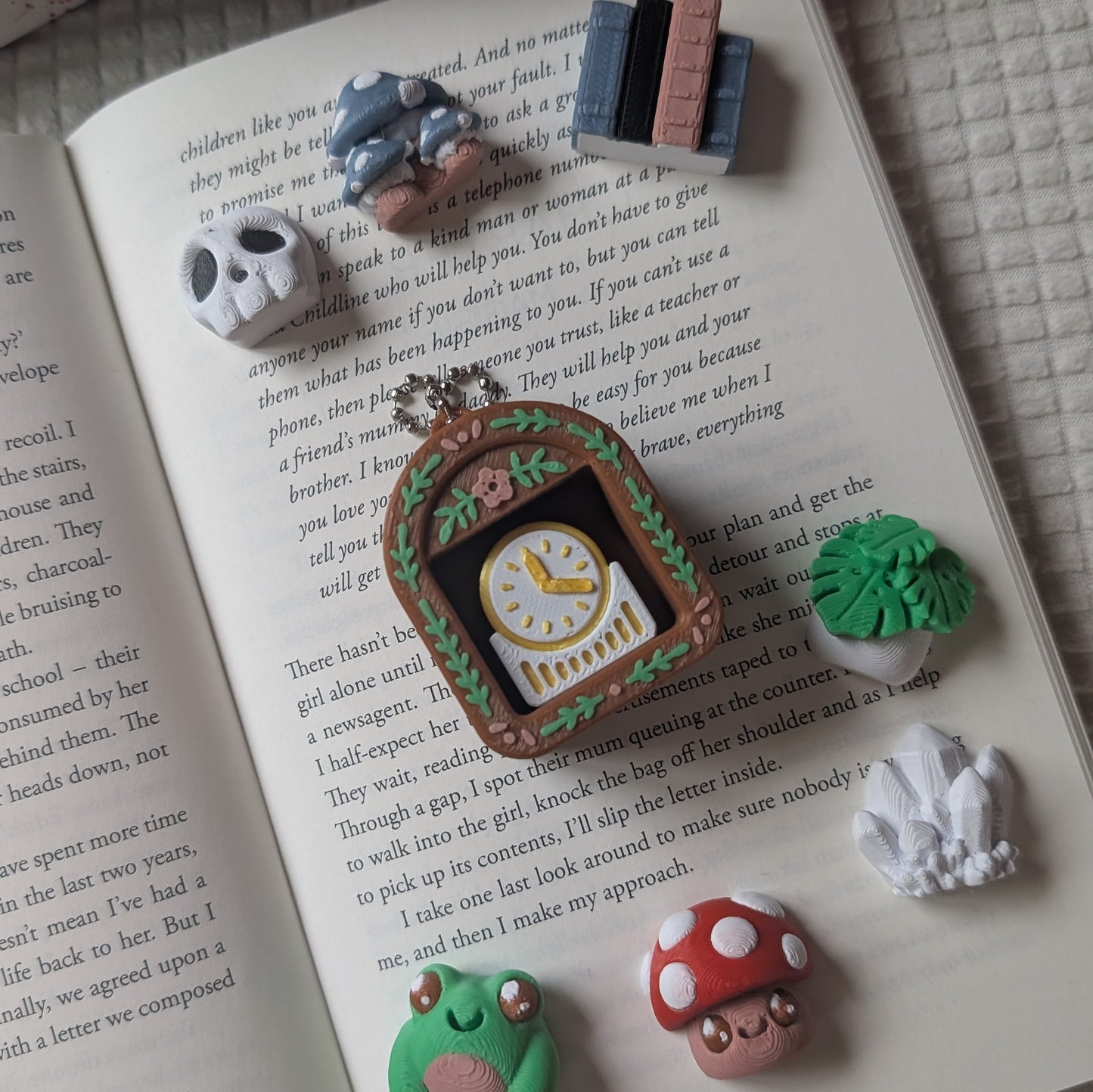 MINI BOOK NOOK CLICKER - KEYCHAINS