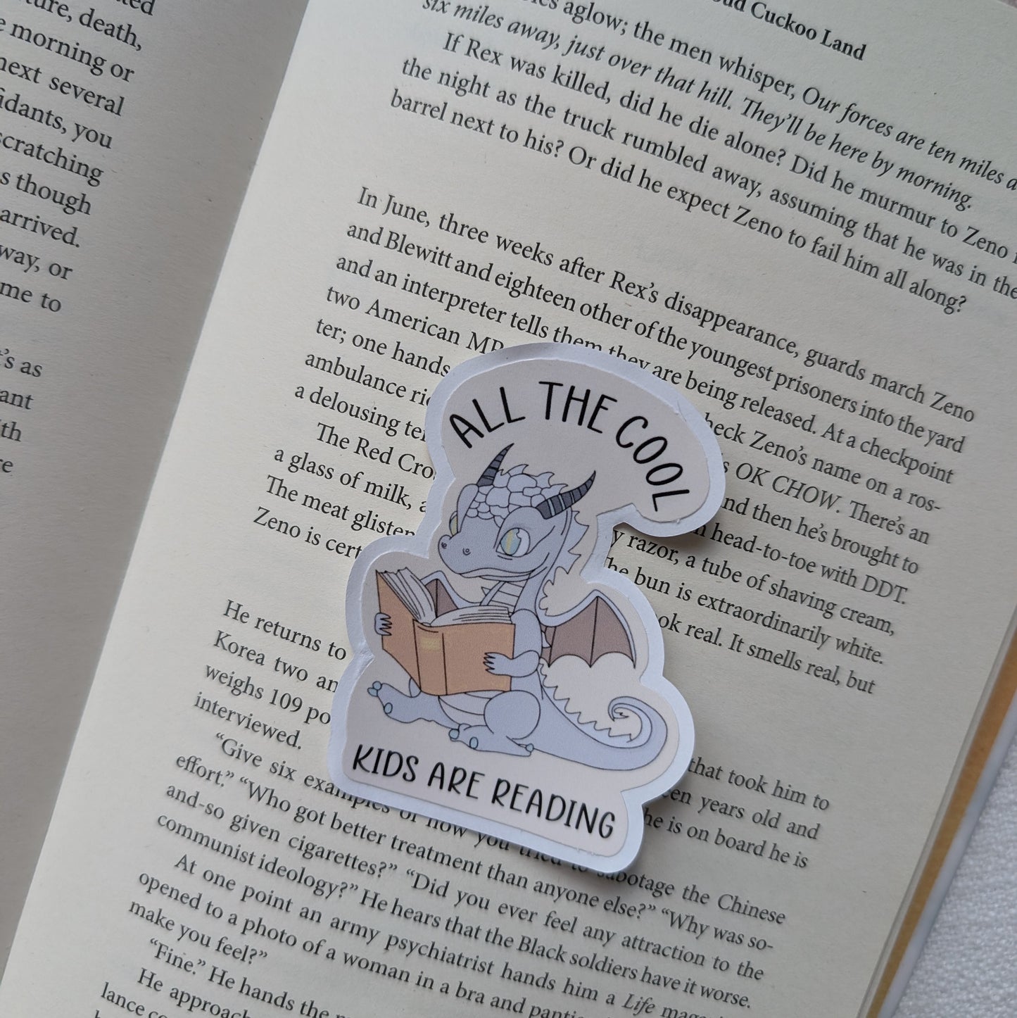 ALL THE COOL KIDS ARE READING - STICKER