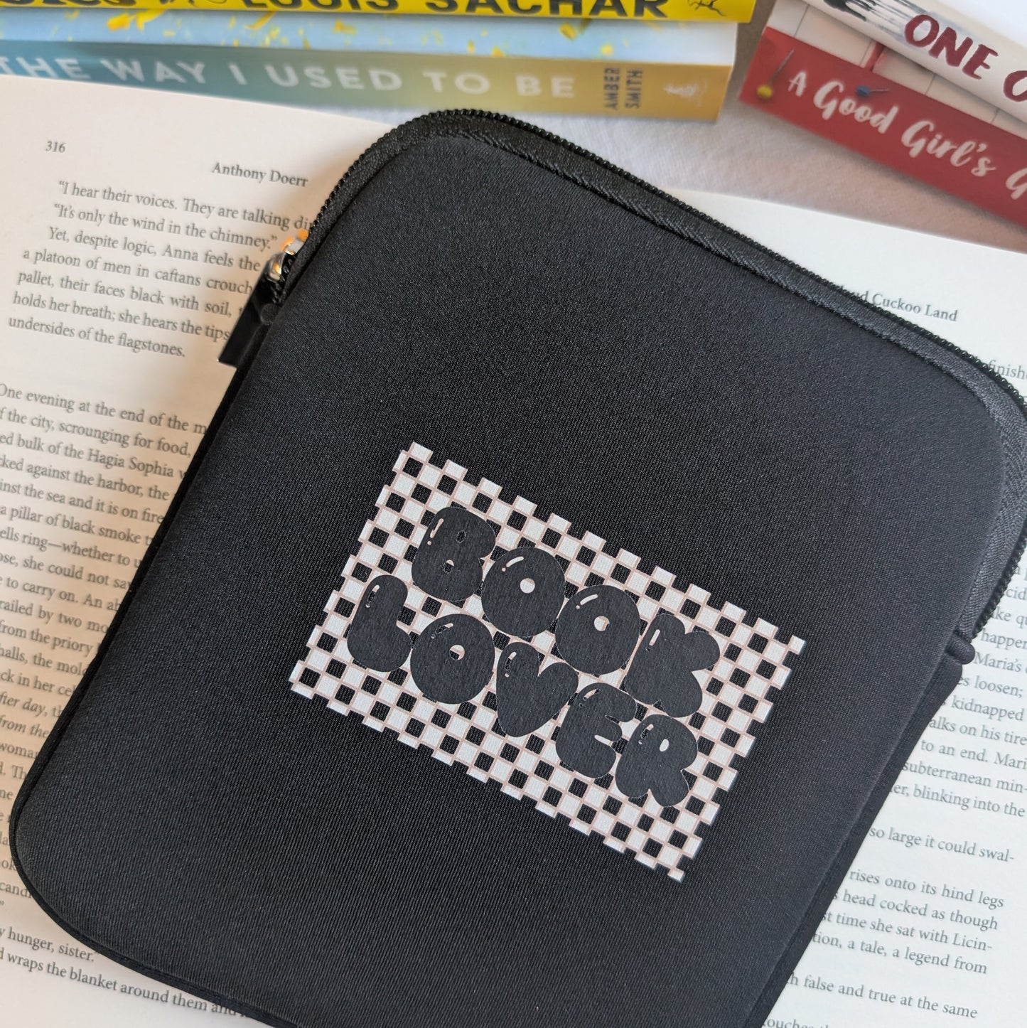 BOOK LOVER - 6" KINDLE SLEEVE