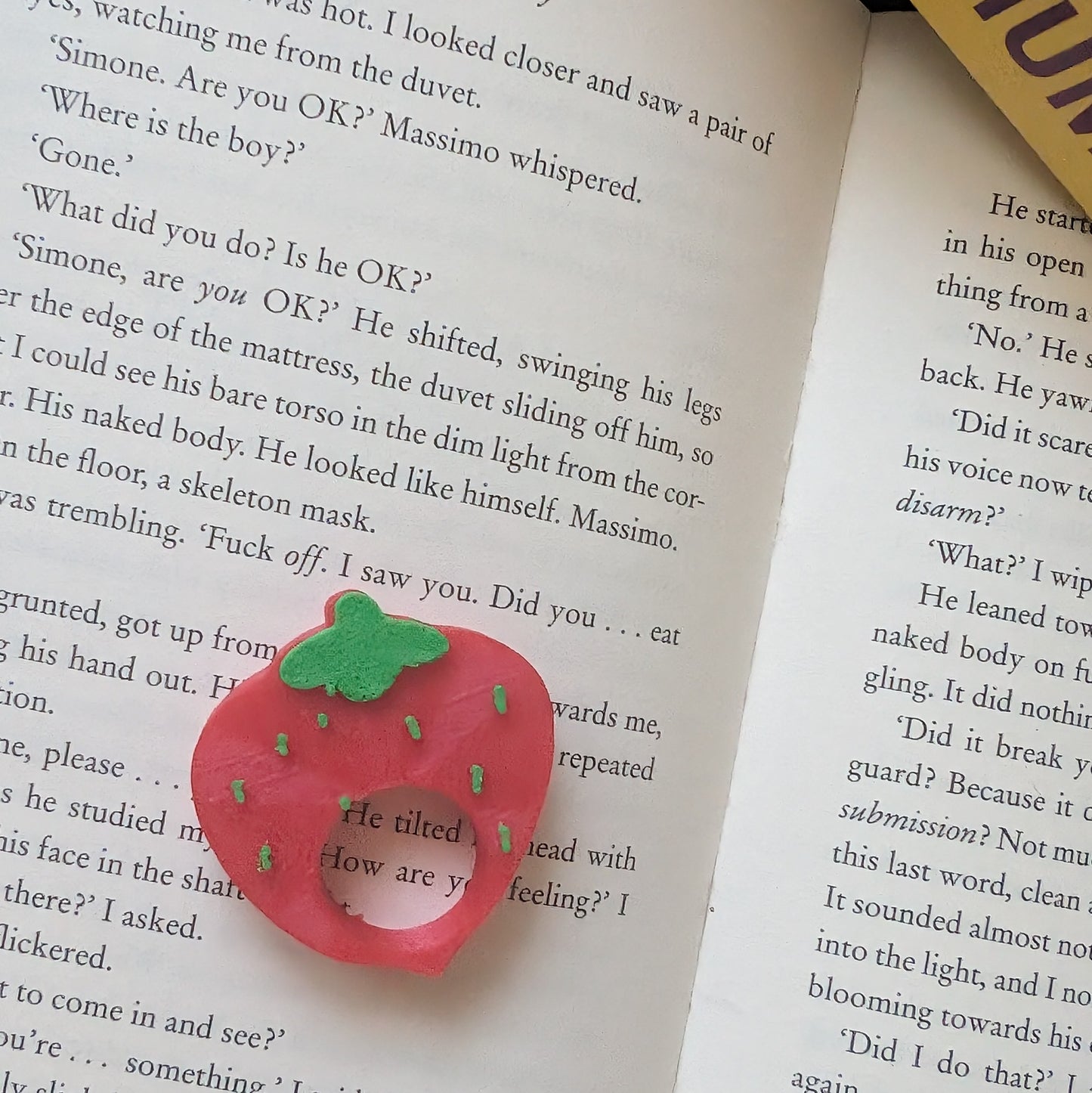 STRAWBERRY - 3D PRINTED PAGE HOLDER