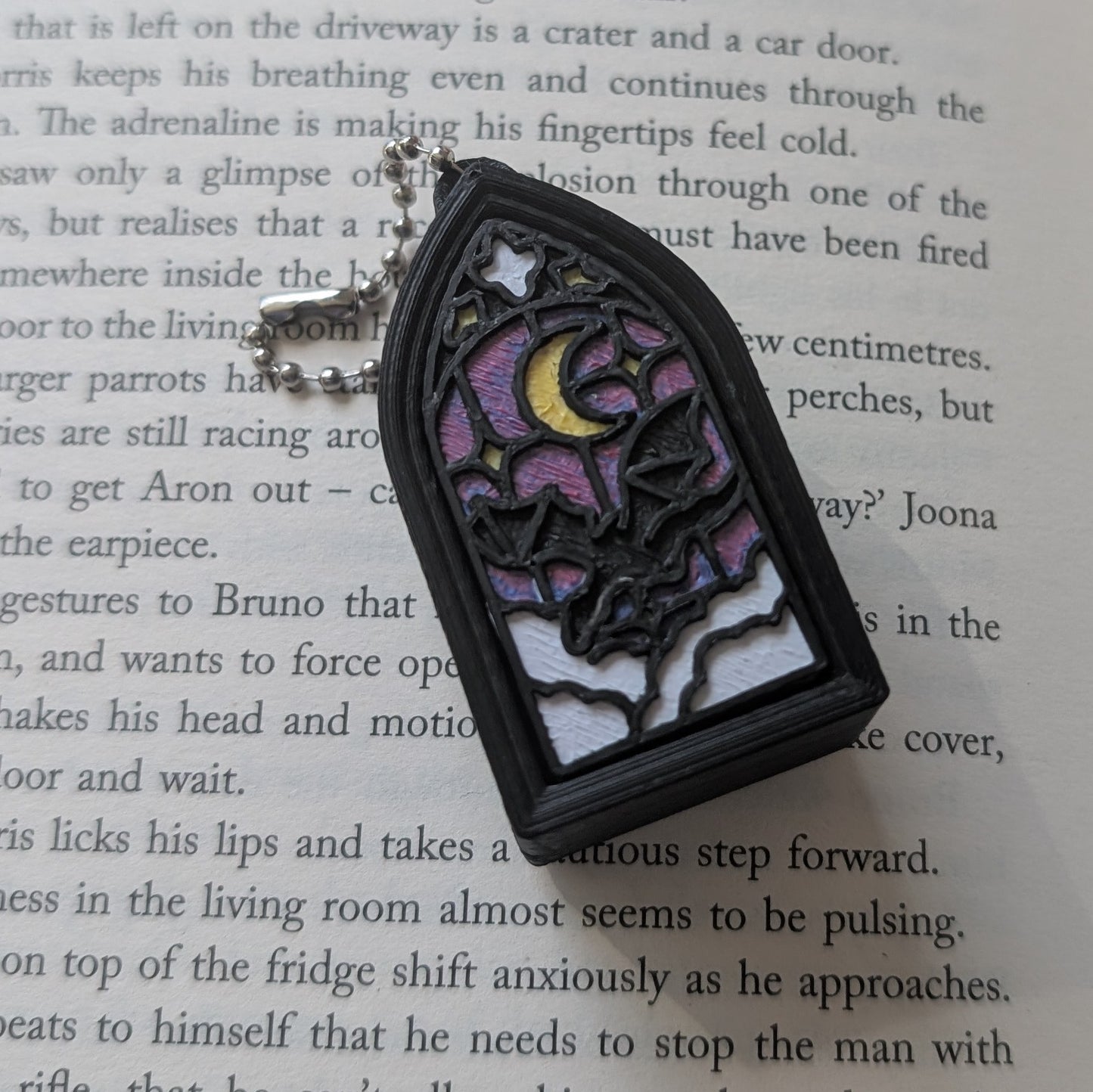 FANTASY WINDOW - CLICKER KEYCHAIN