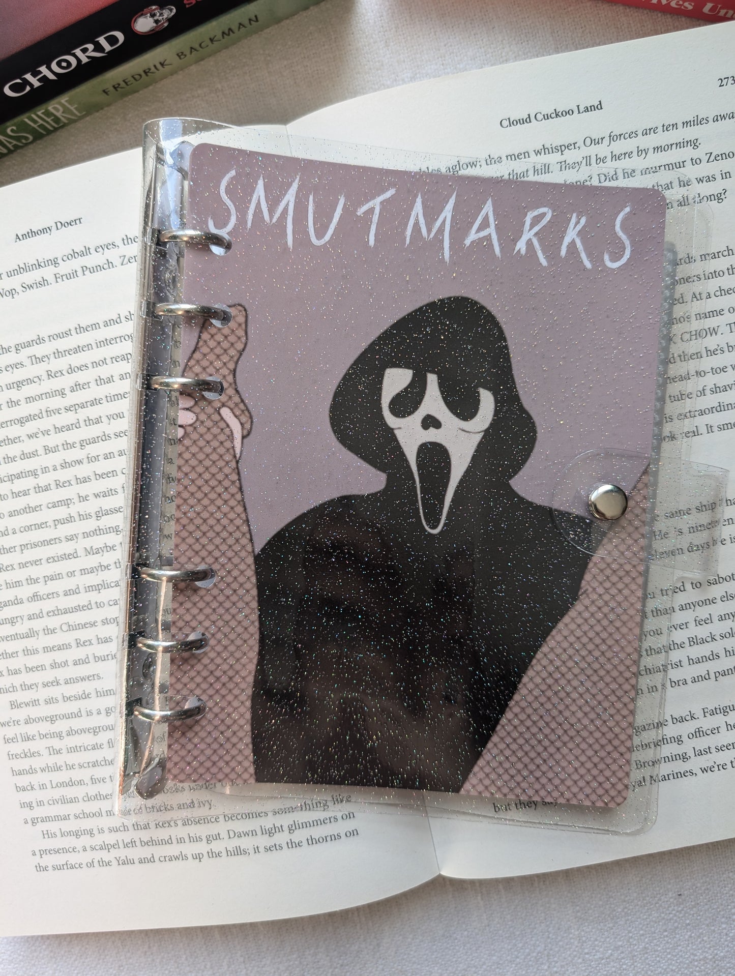 SMUTMARKS - BOOKMARK BINDER (+ 4 BOOKMARKS)