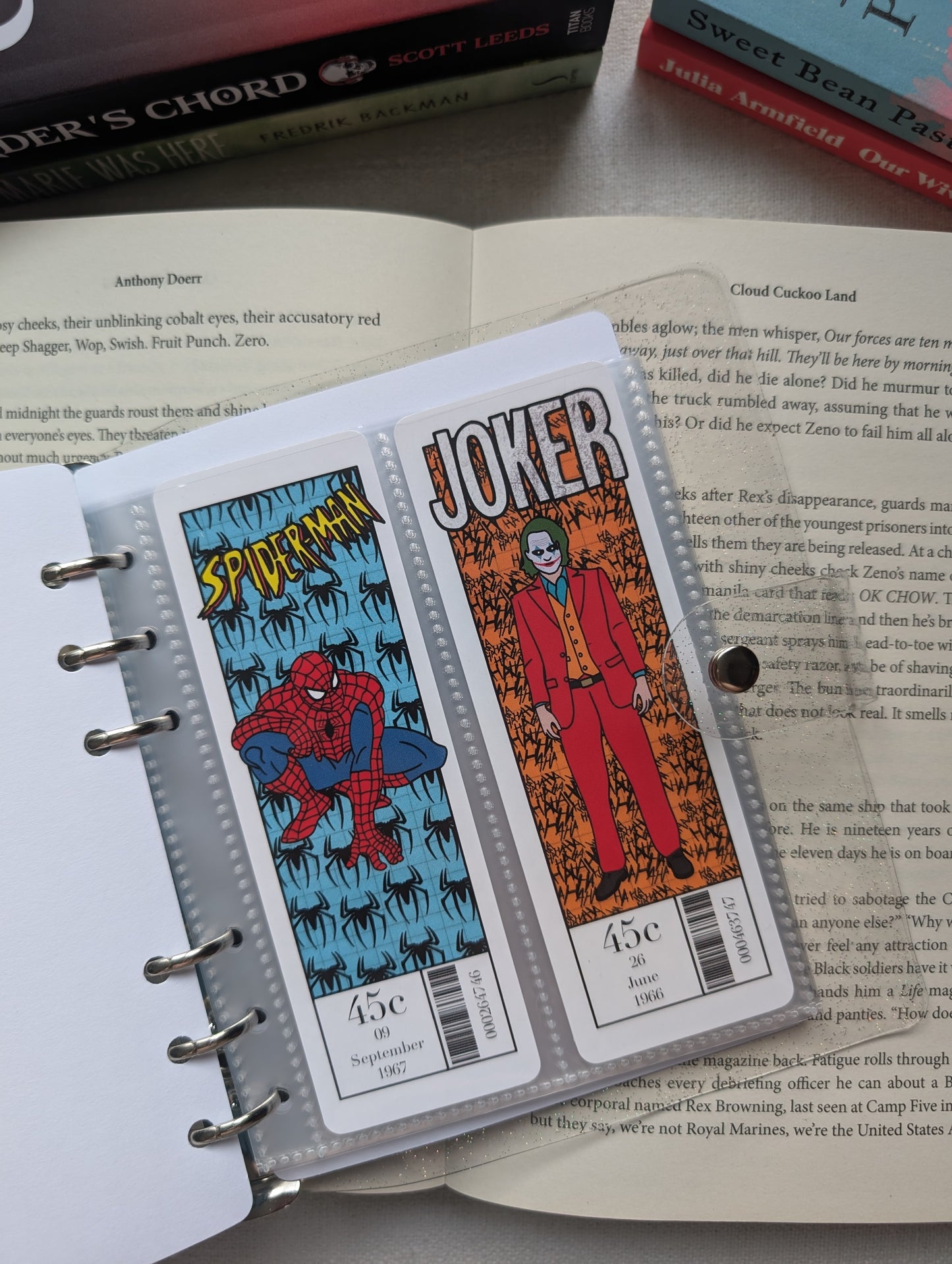 SPIDER - BOOKMARK BINDER (+ 4 BOOKMARKS)