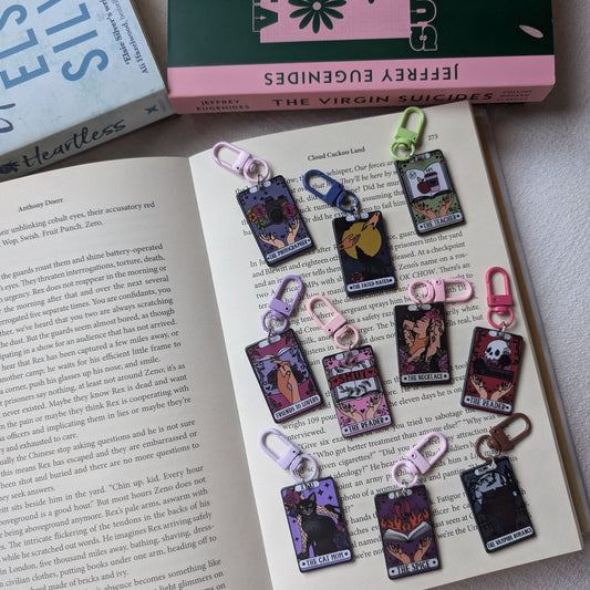 BOOKISH TAROT CARDS - KEYCHAIN