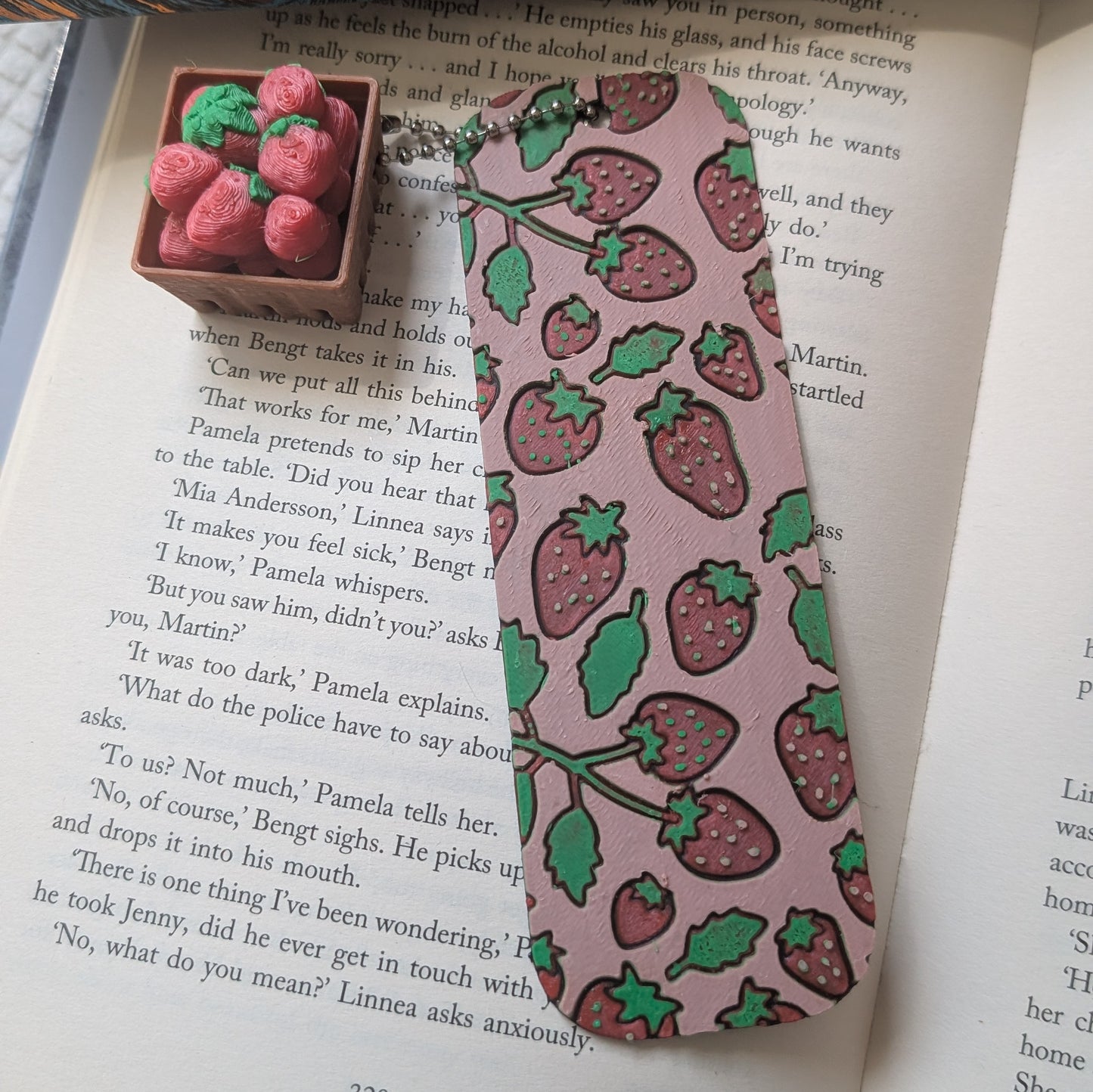 STRAWBERRIES - 3D PRINTED BOOKMARK