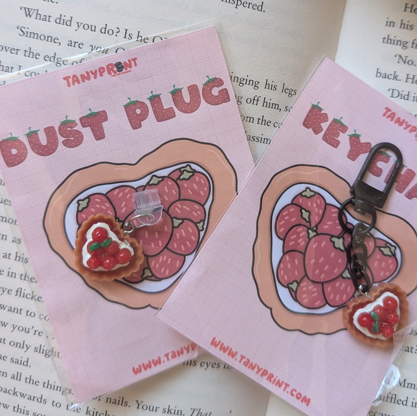 STRAWBERRY TART - DUST PLUG/ KEYCHAIN