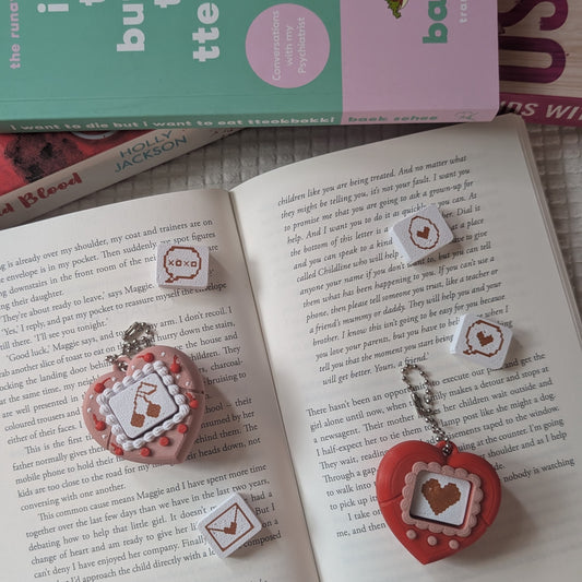 TAMAGOTCHI CLICKER - KEYCHAINS