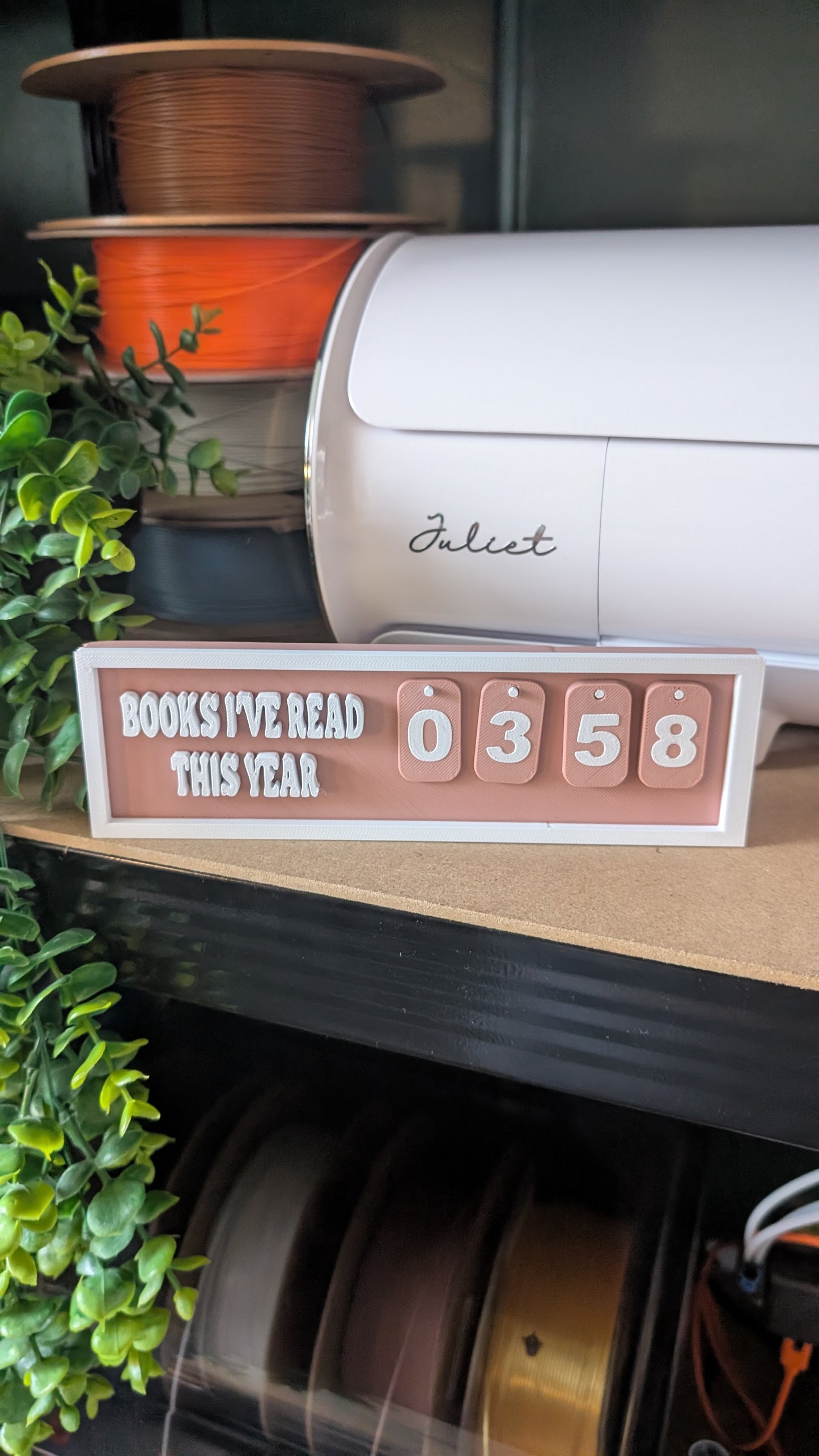 BOOK TRACKER - 3D PRINTED