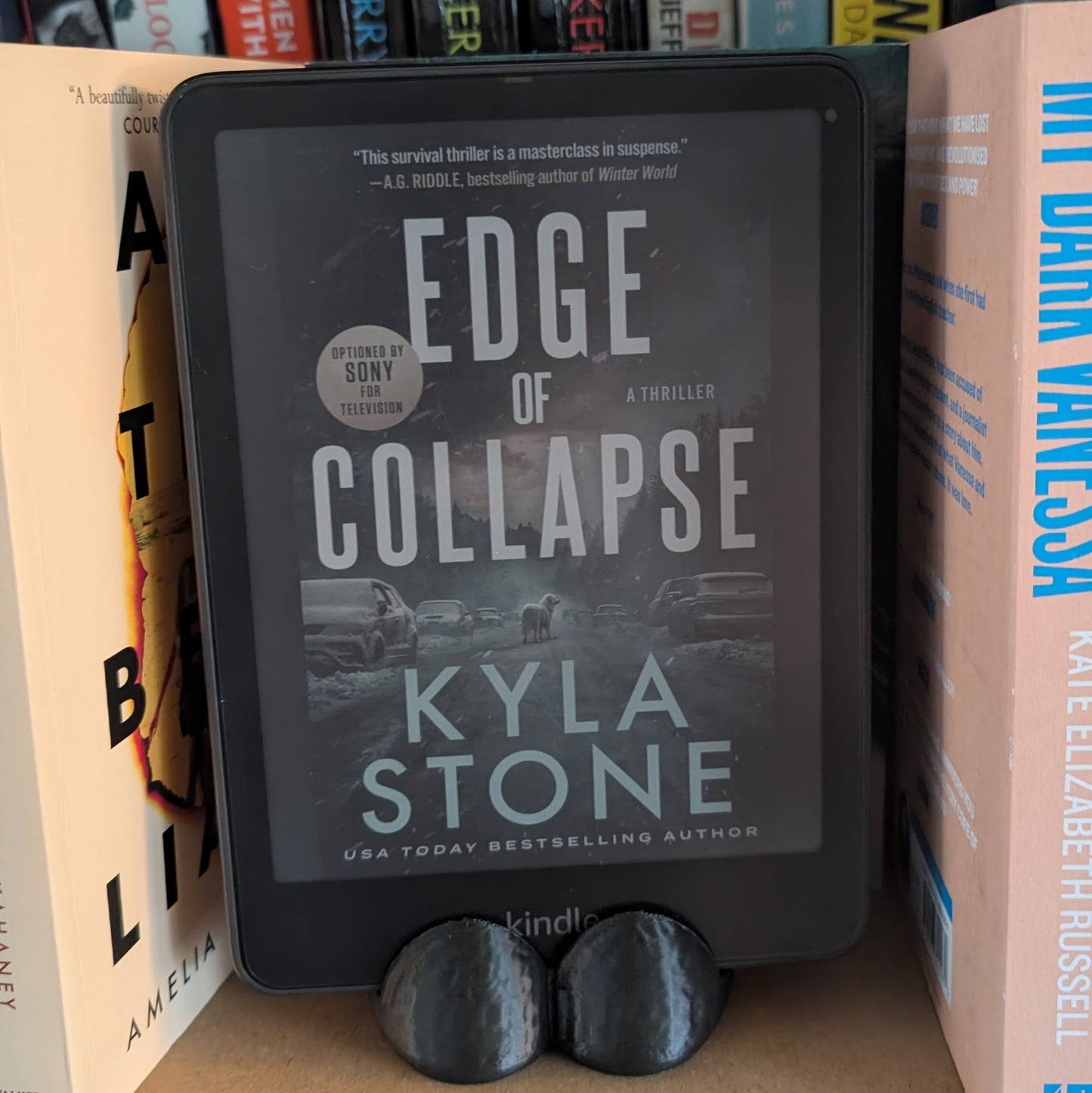 WILLY SHAPED - KINDLE HOLDER