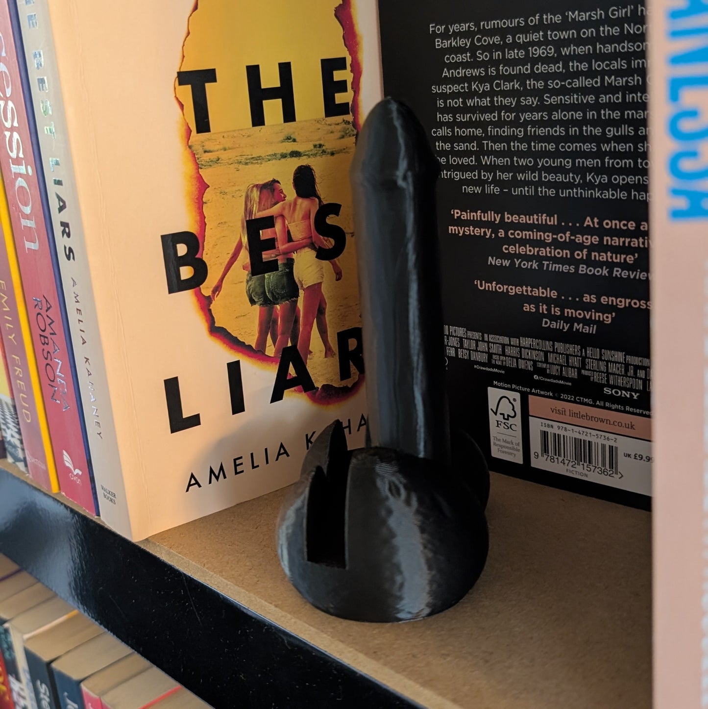 WILLY SHAPED - KINDLE HOLDER