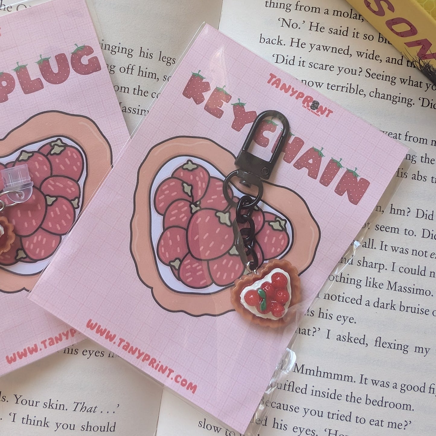 STRAWBERRY TART - DUST PLUG/ KEYCHAIN