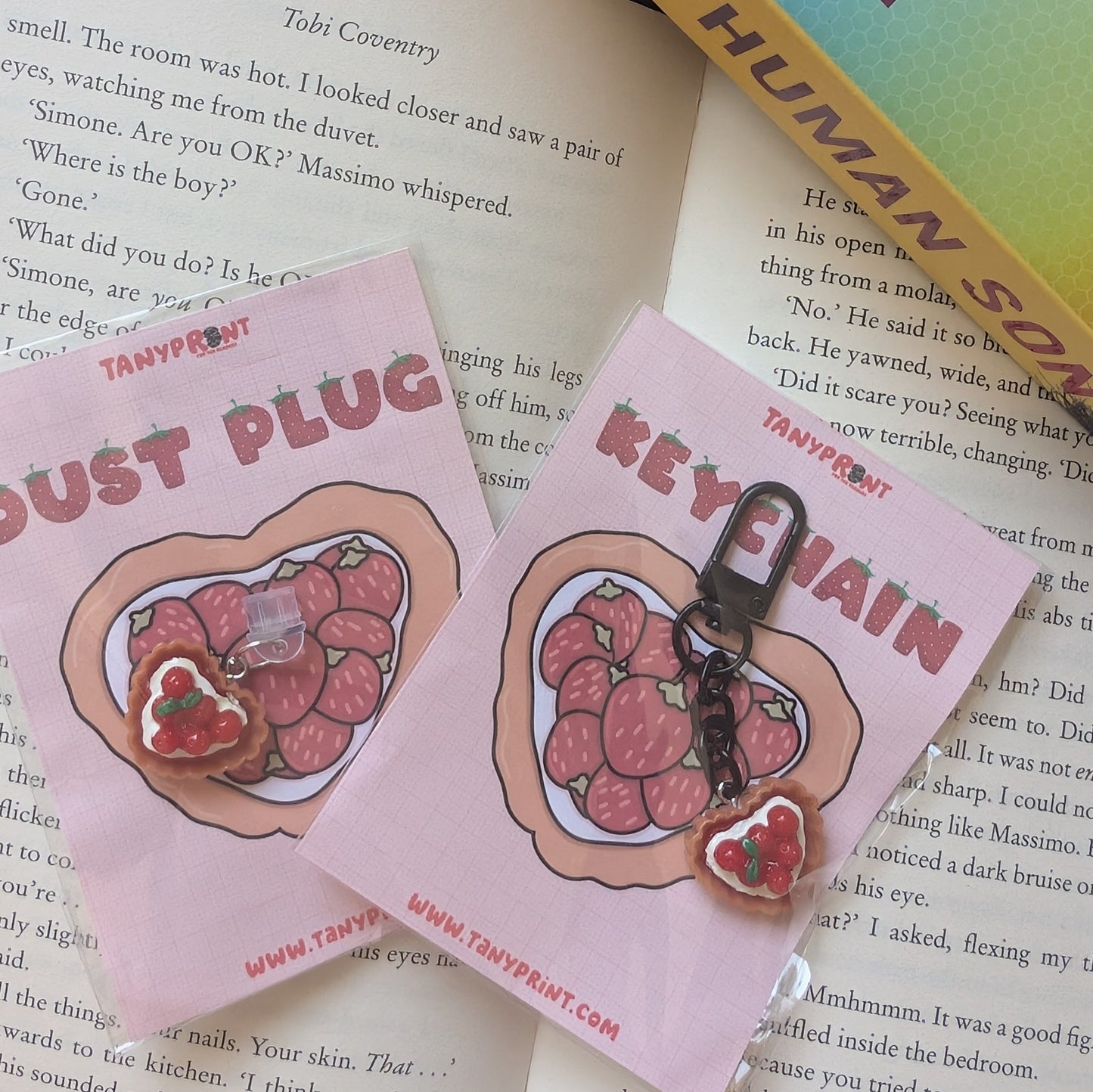 STRAWBERRY TART - DUST PLUG/ KEYCHAIN