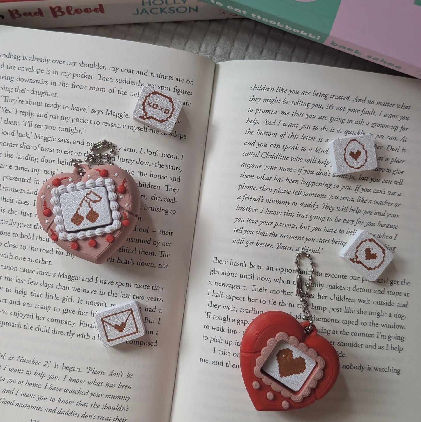 TAMAGOTCHI CLICKER - KEYCHAINS