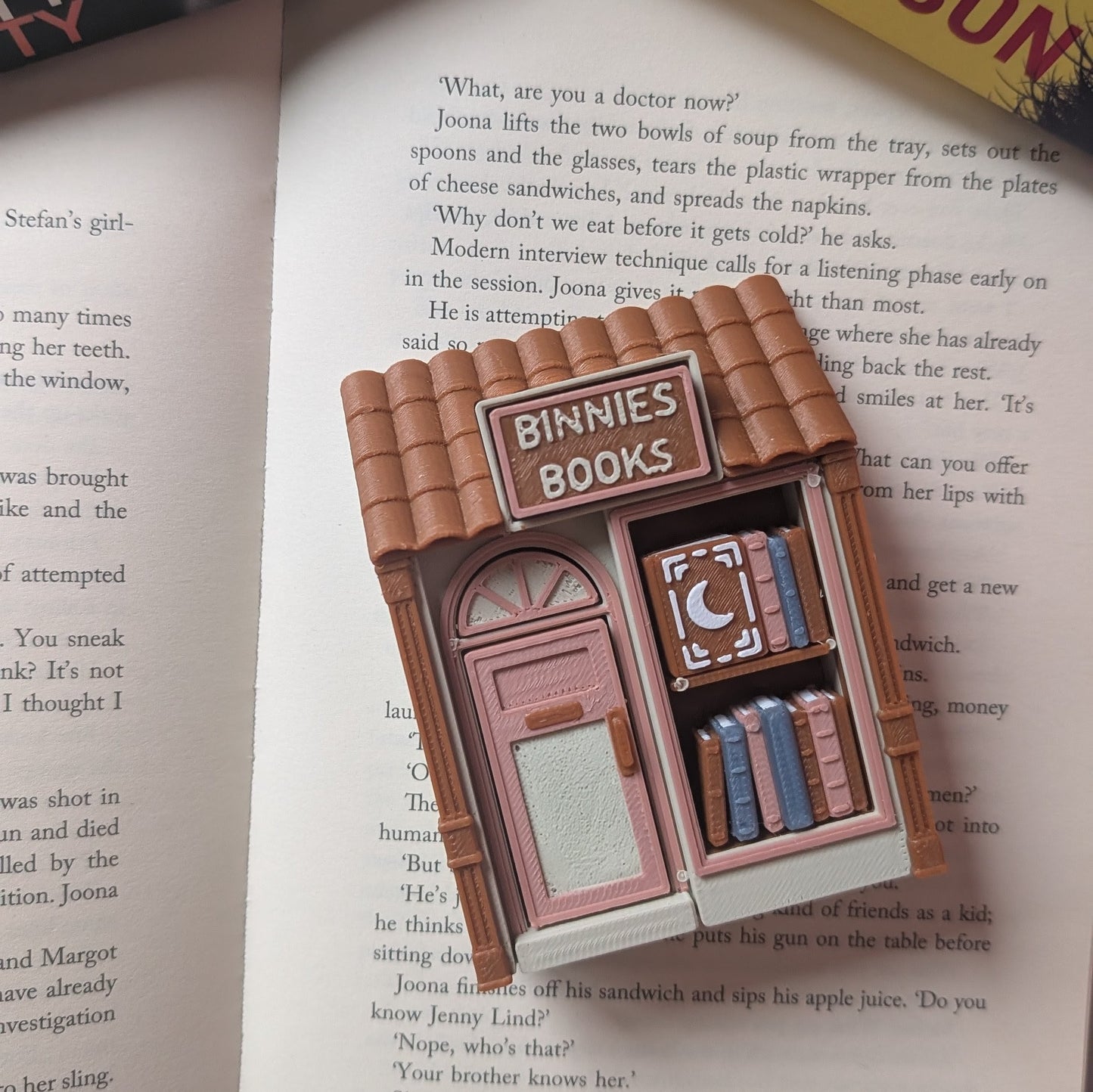 BOOK SHOP CLICKER - KEYCHAINS