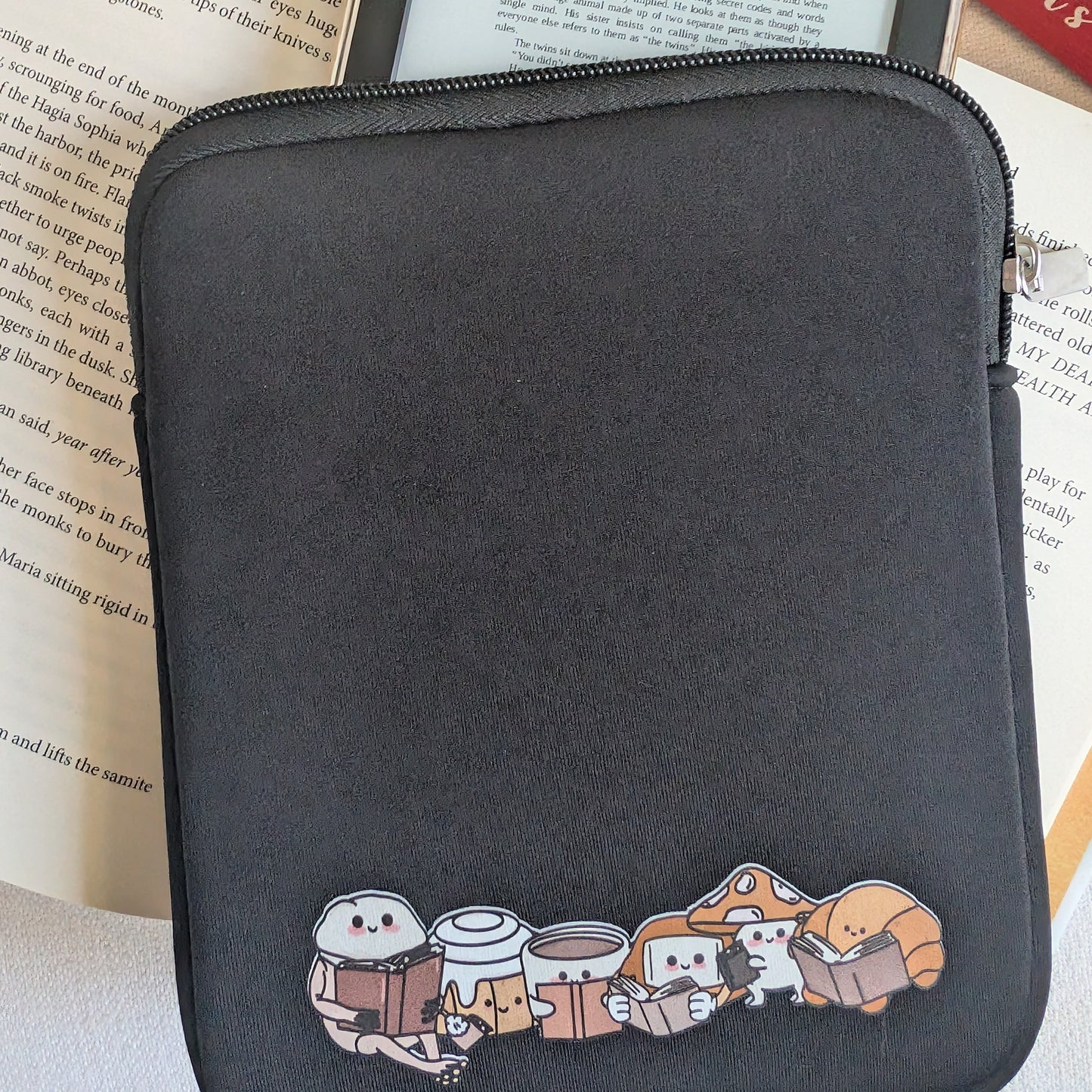 BOOK FRIENDS - 6" KINDLE SLEEVE