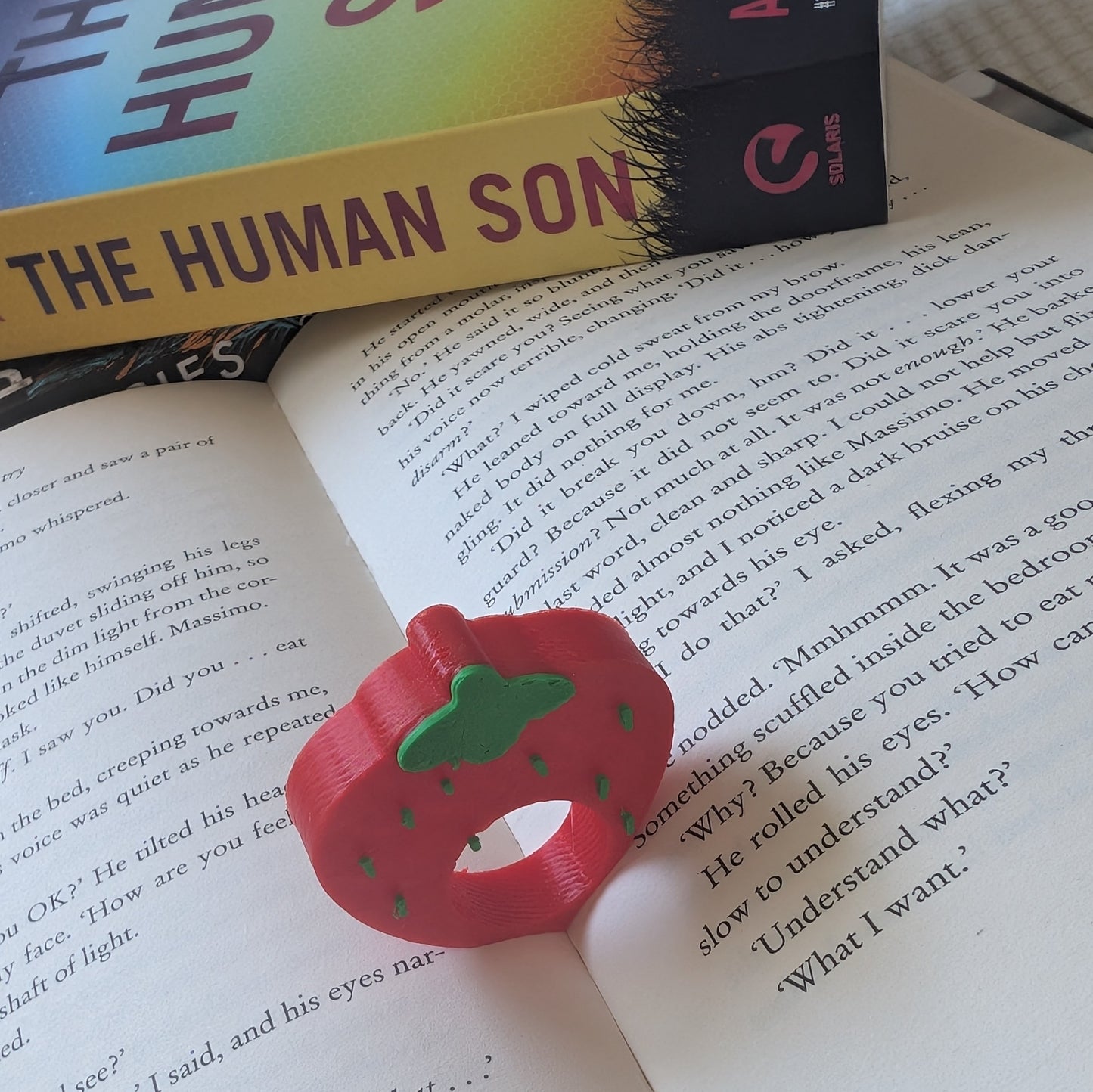 STRAWBERRY - 3D PRINTED PAGE HOLDER