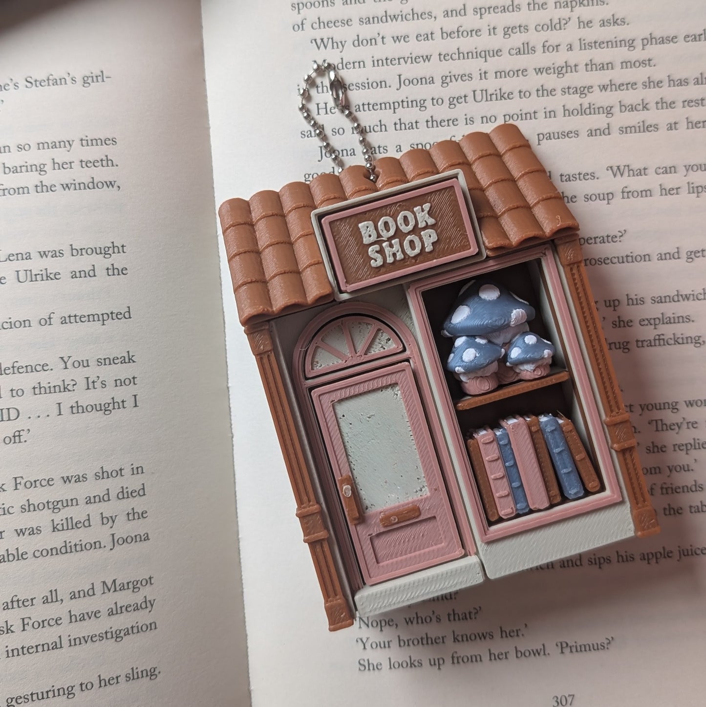 BOOK SHOP CLICKER - KEYCHAINS